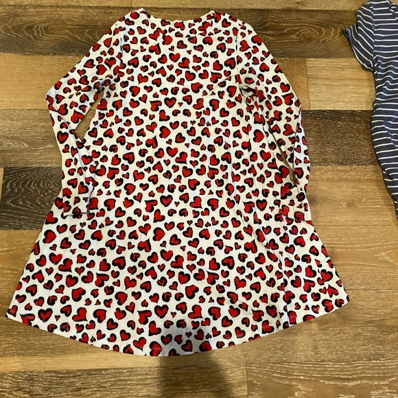 Maternity Haul - Size Medium - 34 items included || pants, dresses, tops, swim - Picture 14 of 16